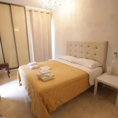 Let's Go To לינה וארוחת בוקר 3*