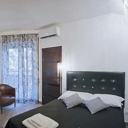 לינה וארוחת בוקר Let's Go To